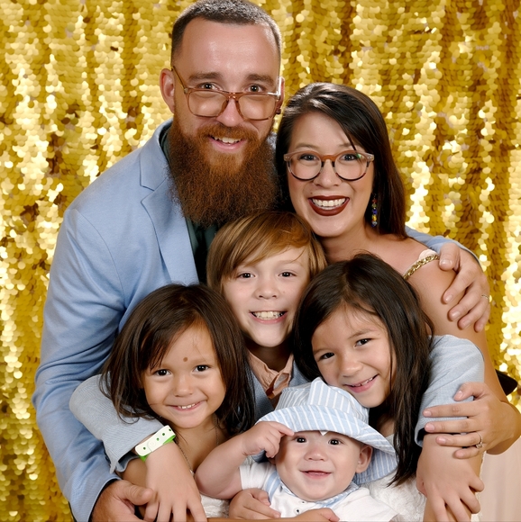 Meet your Posher, Nicole - Picture 3 of 3